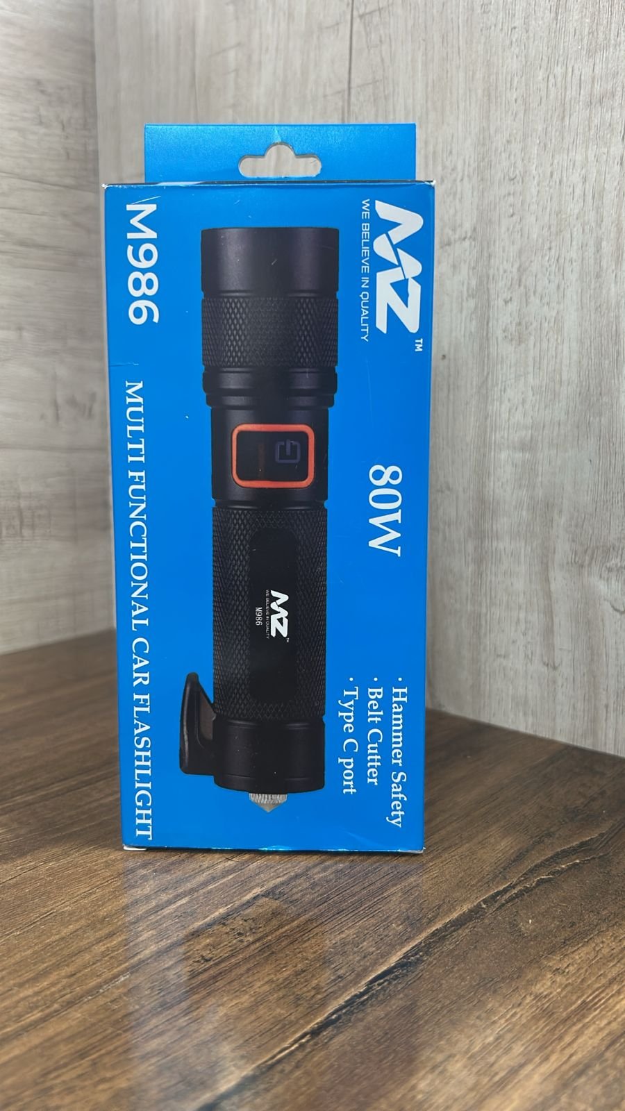 MZ M986 (CAR EMERGENCY LIGHT) 4 Modes with Hammer and Seatbelt cutter Zoomable Torch - Image 5