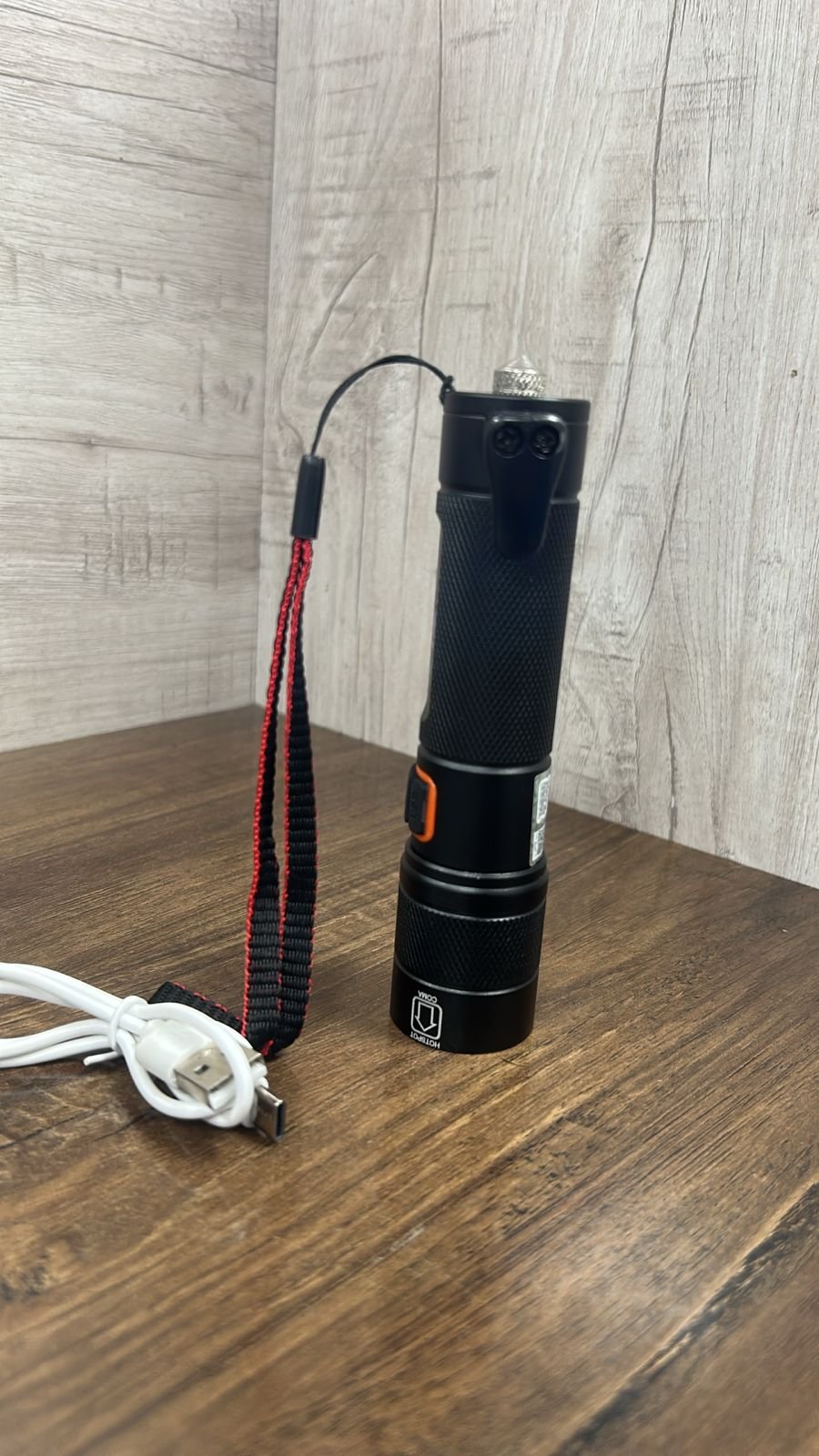 MZ M986 (CAR EMERGENCY LIGHT) 4 Modes with Hammer and Seatbelt cutter Zoomable Torch - Image 3